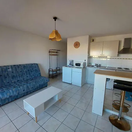 Apartment Lumineux 2 Pieces A 50m De La Avec Ascenseur, Loggia Et Equipements Pour 4 Personnes - Fr-1-423-242 *