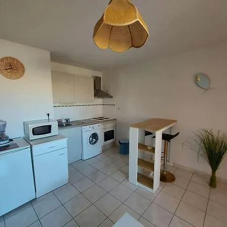 Lumineux 2 Pieces A 50m De La Avec Ascenseur, Loggia Et Equipements Pour 4 Personnes - Fr-1-423-242 Apartment